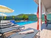 Villa Lara Shine
