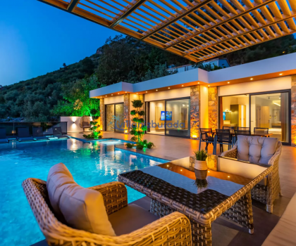 Havuzu Korunaklı Villalar